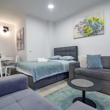 Tibor Apartment *
